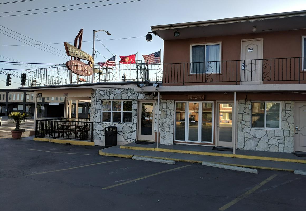La Hacienda Motel hotel hero