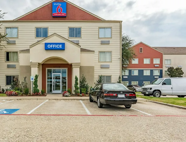 Studio 6 Dallas, TX hotel detail image 4