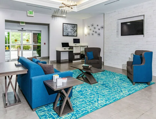 La Quinta Inn & Suites by Wyndham Tomball hotel detail image 4