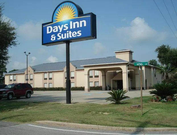 Days Inn & Suites by Wyndham Eunice hotel detail image 1