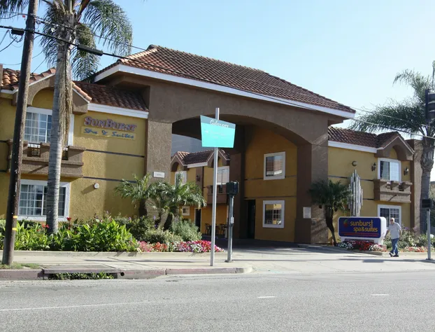 Sunburst Spa & Suites Motel hotel detail image 1