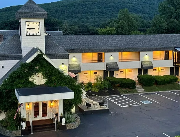 Black Mountain Inn hotel detail image 3