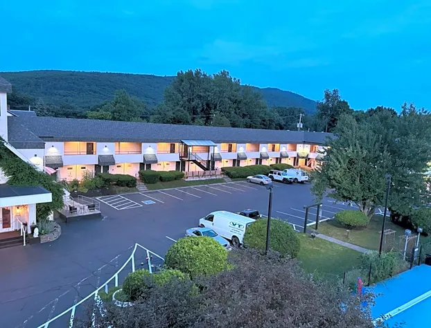 Black Mountain Inn hotel detail image 4