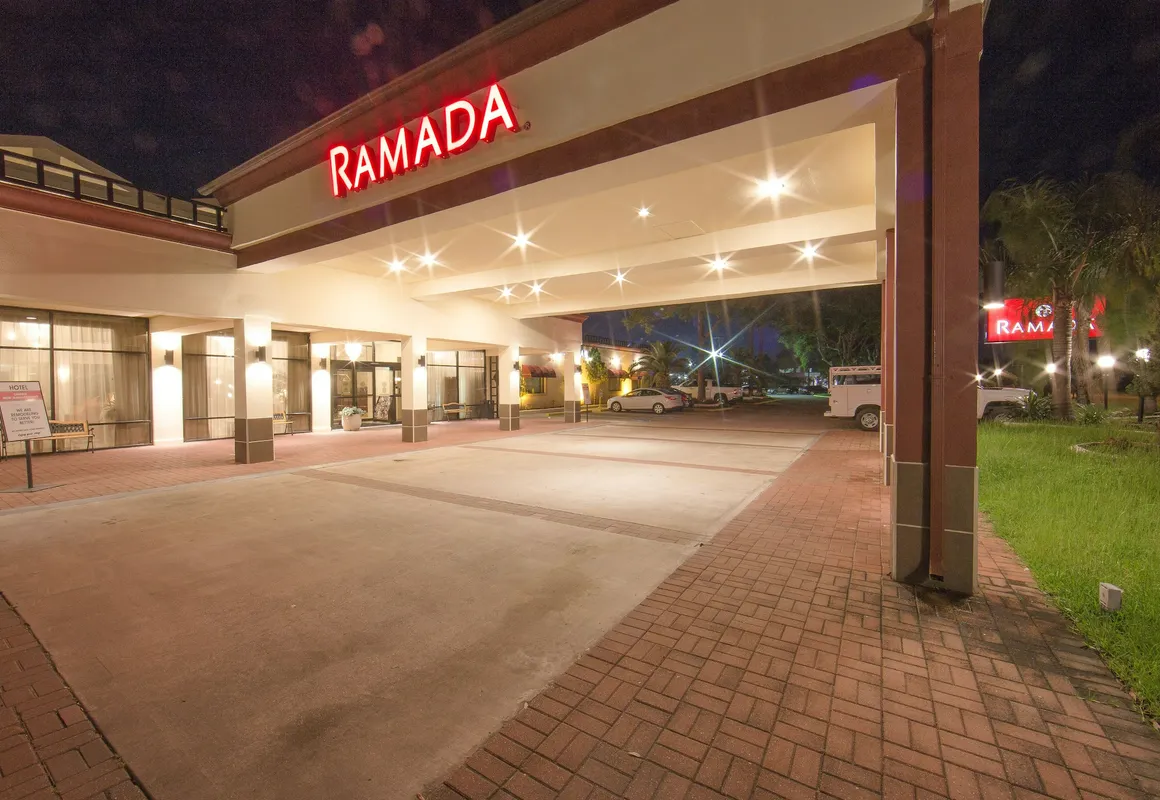 Ramada by Wyndham Houston Intercontinental Airport East hotel hero