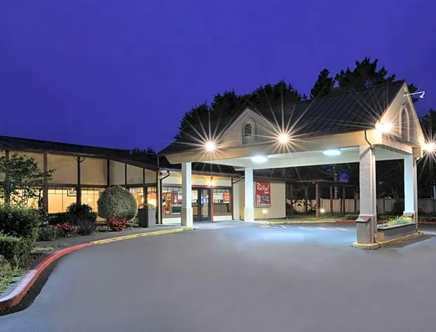 Red Roof Inn Arcata hotel detail image 4