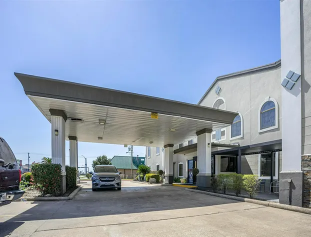 Days Inn & Suites by Wyndham Webster NASA-ClearLake-Houston hotel detail image 3