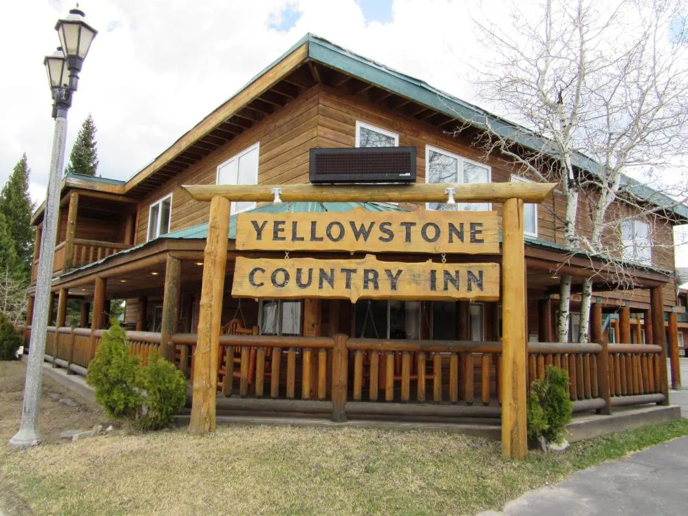 Yellowstone Country Inn hotel hero