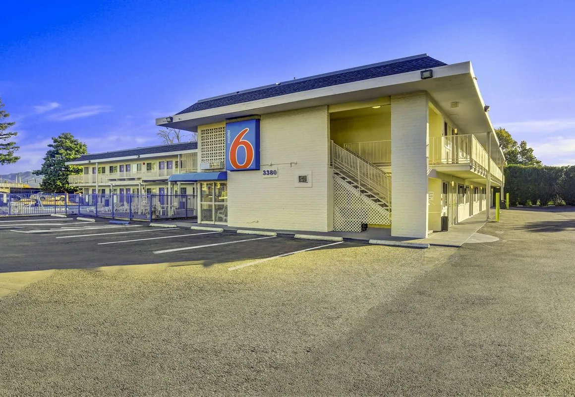 Motel 6 Napa, CA hotel hero