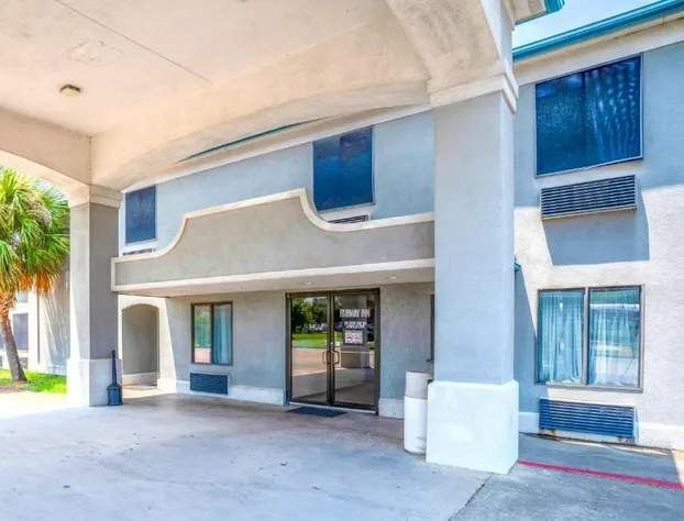 Capital O Fairway Inn - Baytown La Porte TX hotel detail image 2