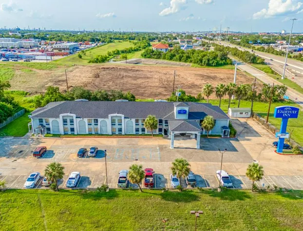 Capital O Fairway Inn - Baytown La Porte TX hotel detail image 4