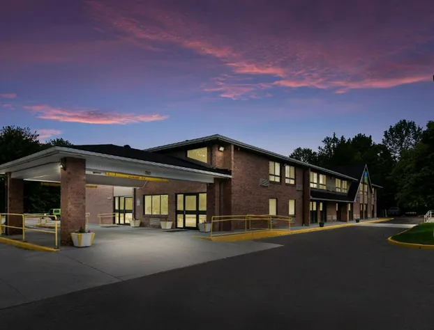 SureStay by Best Western Lewiston Auburn Area hotel detail image 1