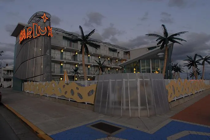 Starlux Hotel hotel hero