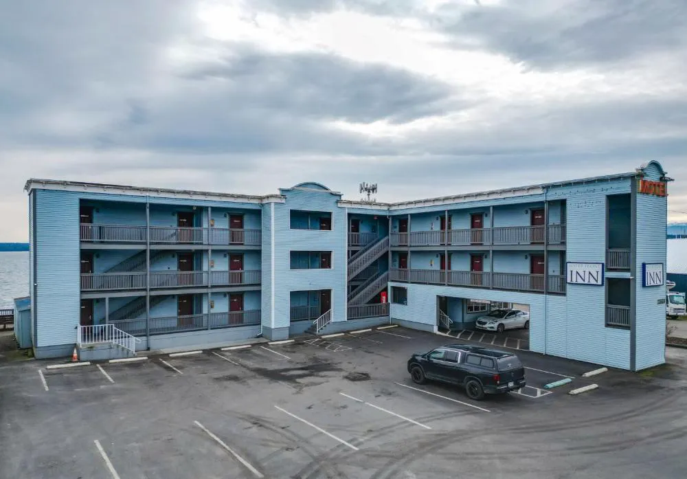 Water Front Inn hotel hero