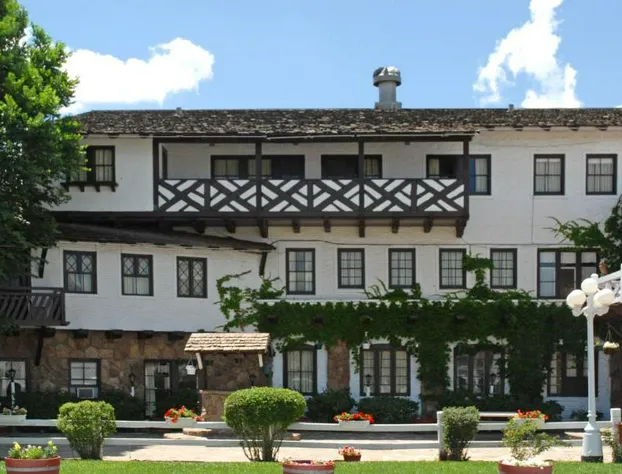 Hotel El Rancho hotel detail image 1