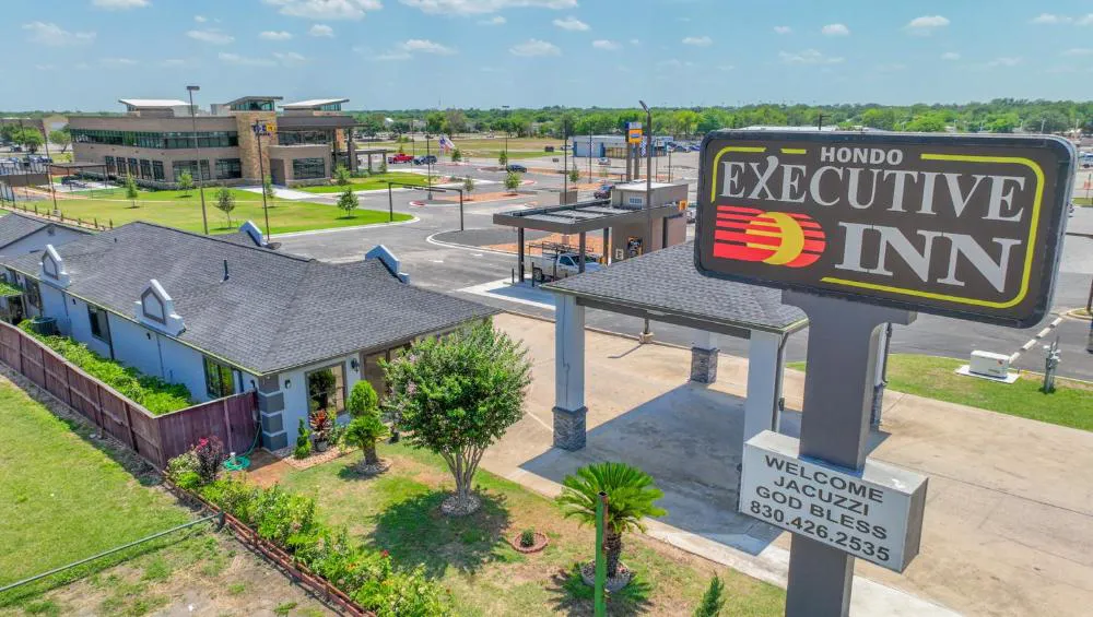 Executive Inn of Hondo hotel hero