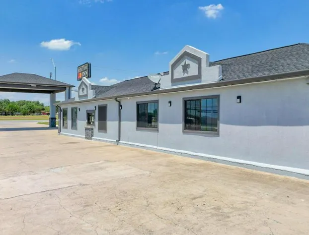 Executive Inn of Hondo hotel detail image 1