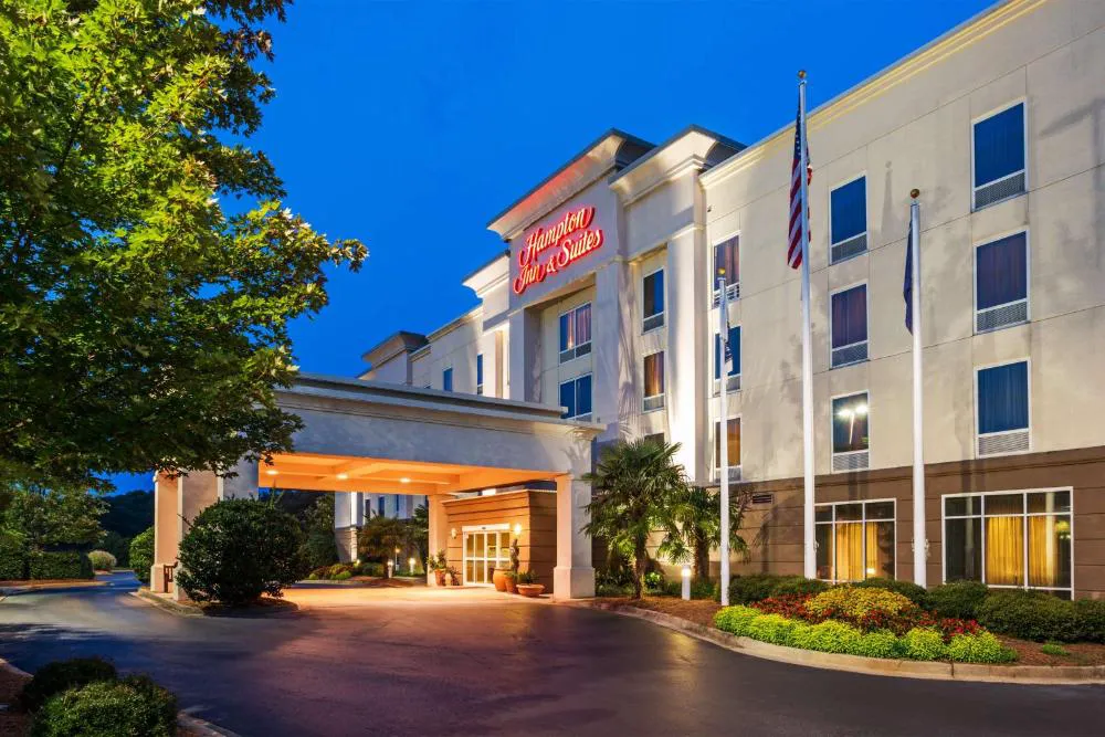 Hampton Inn & Suites Clinton - I-26 hotel hero