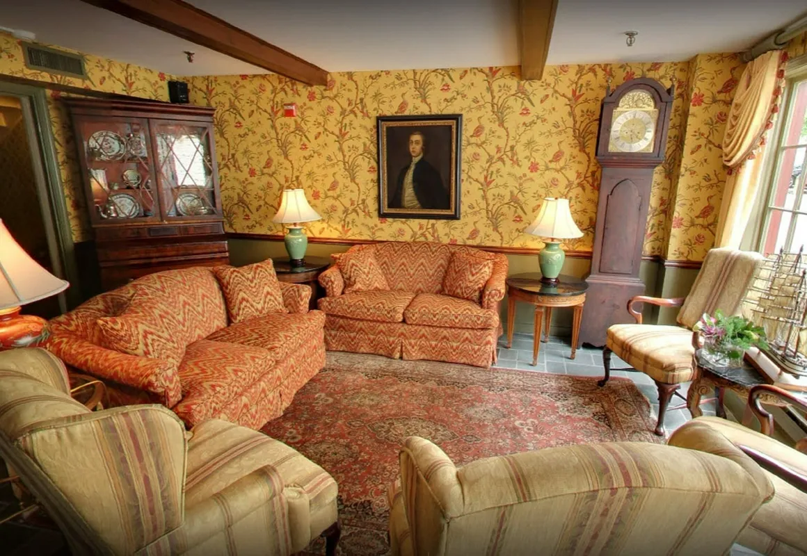 Americas Cup Inn hotel hero