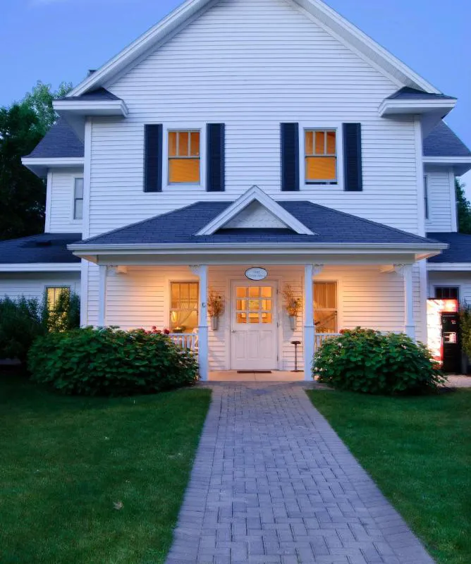 Eagle Harbor Inn hotel hero