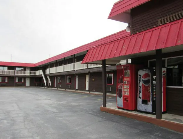 Traveler's Lodge hotel detail image 3