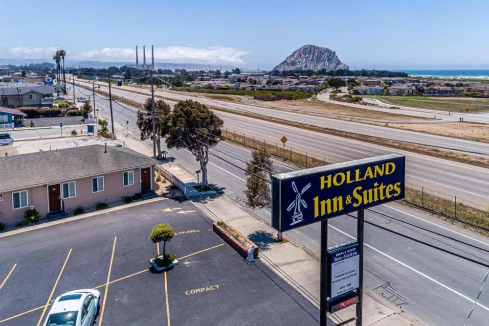 Holland Inn & Suites hotel hero