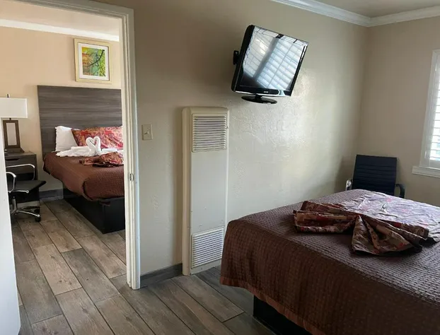 Holland Inn & Suites hotel detail image 3