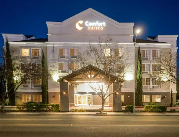 Comfort Suites Clovis - Fresno hotel detail image 2