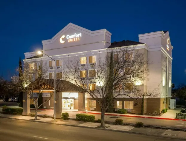 Comfort Suites Clovis - Fresno hotel detail image 3