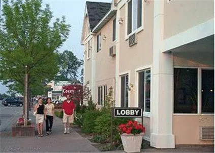 Court Plaza Inn & Suites hotel hero