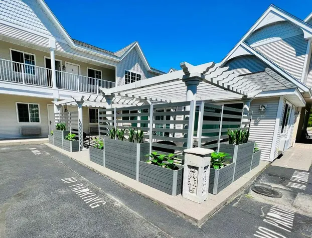 Court Plaza Inn & Suites hotel detail image 4