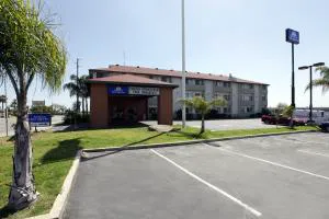 Studio 6 Suites Delano, CA hotel detail image 2