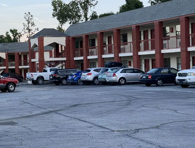 Budget Inn & Suites hotel detail image 2