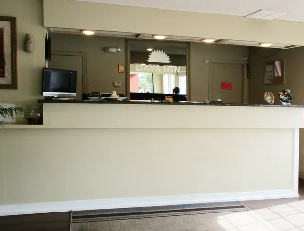 Budget Inn & Suites hotel detail image 3