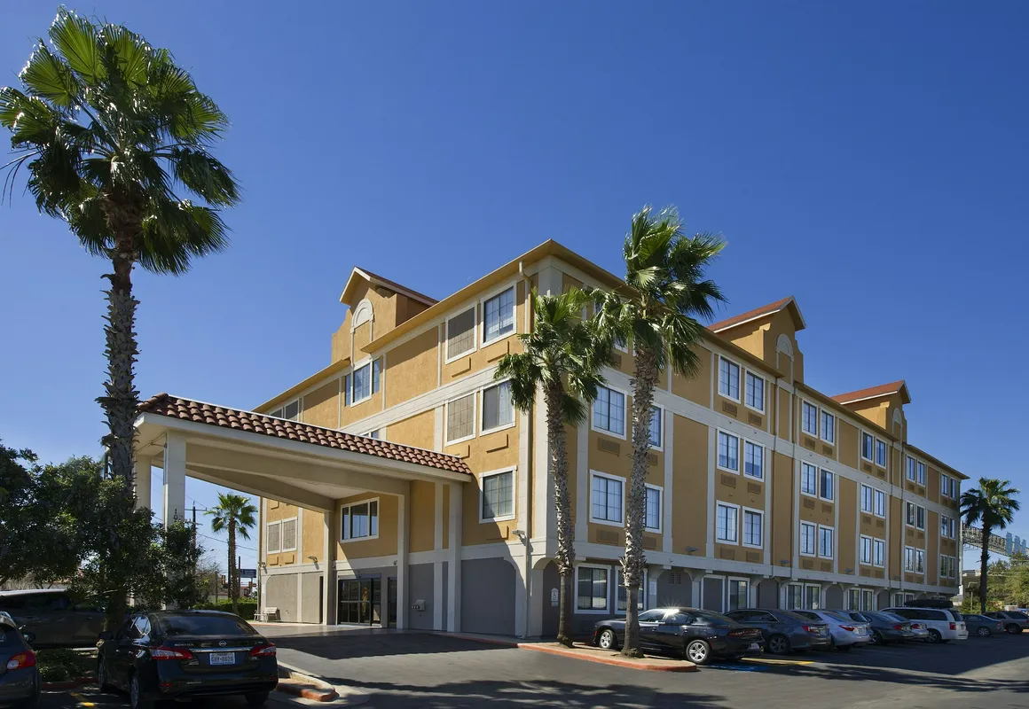 Holiday Inn Express & Suites San Antonio-Dtwn Market Area by IHG hotel hero