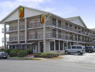 Super 8 by Wyndham Manassas hotel detail image 1