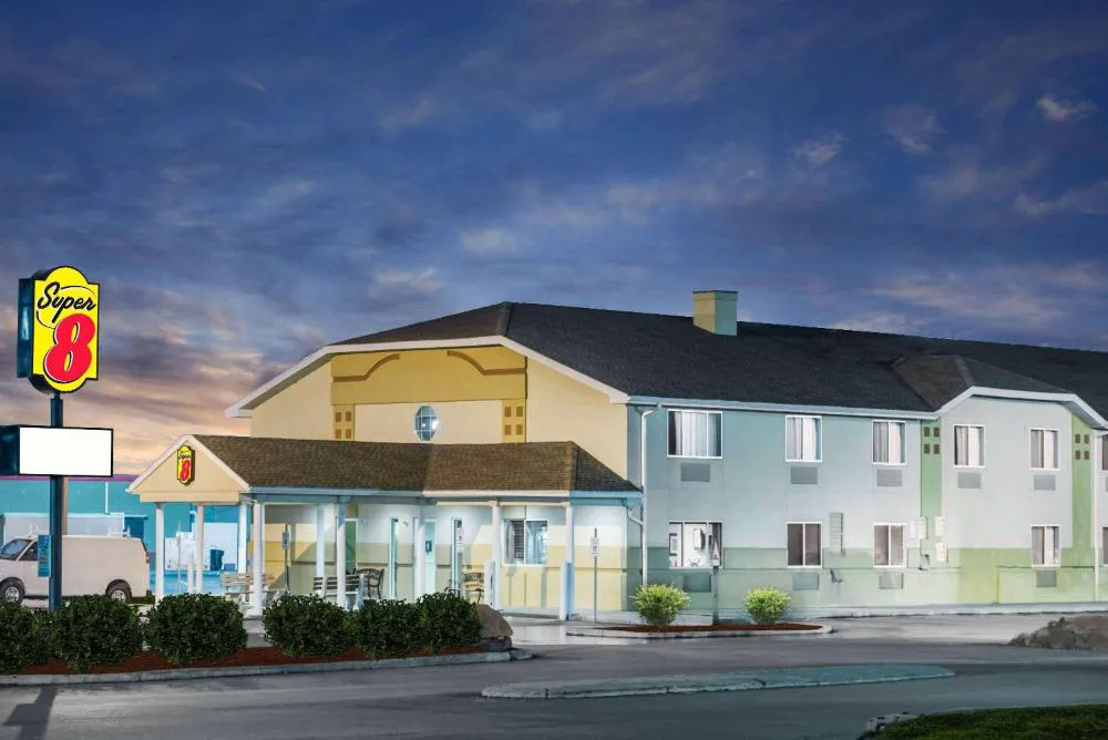 Super 8 by Wyndham Clearfield hotel hero