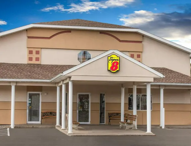 Super 8 by Wyndham Clearfield hotel detail image 3