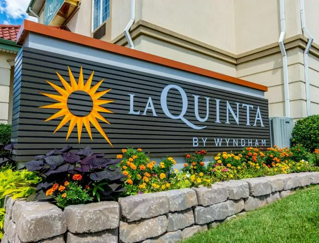 La Quinta Inn & Suites by Wyndham Bentonville hotel detail image 4