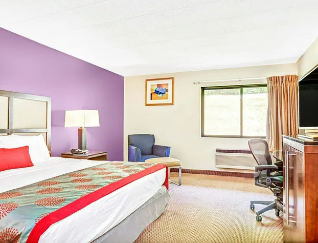 Ramada by Wyndham Rockaway hotel detail image 3