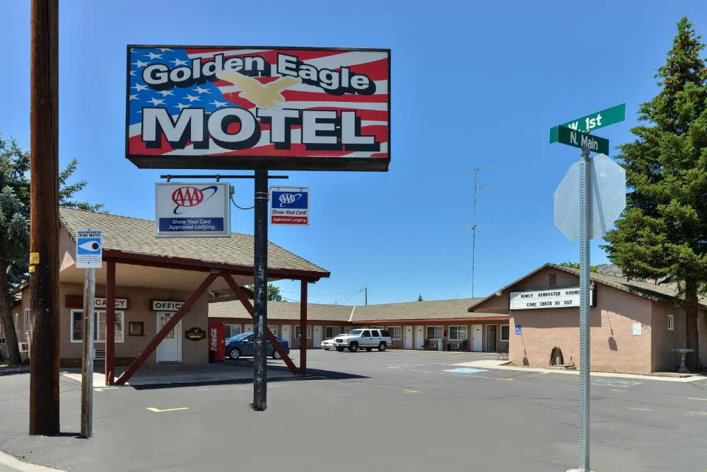 Golden Eagle Motel hotel hero