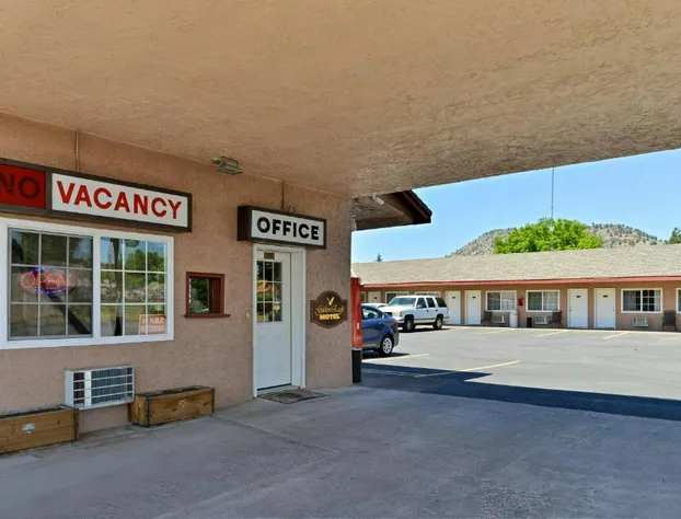 Golden Eagle Motel hotel detail image 3