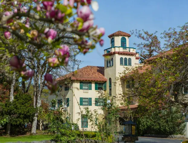 Columbia Gorge Hotel and Spa hotel detail image 4