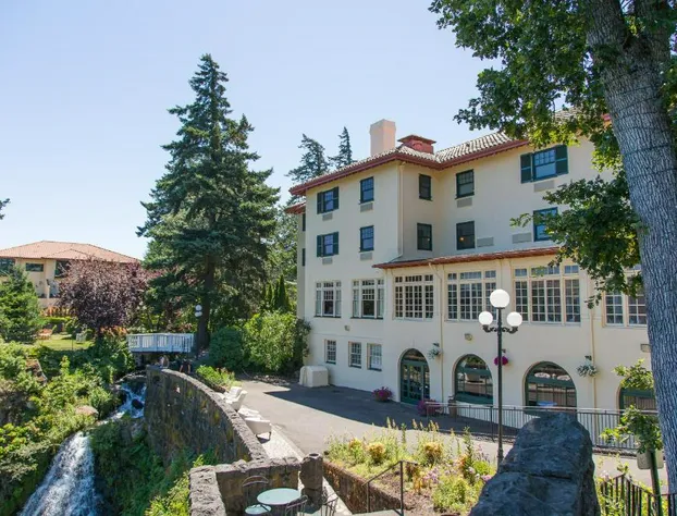 Columbia Gorge Hotel and Spa hotel detail image 1