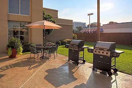 Homewood Suites By Hilton Dallas-Market Center hotel detail image 2