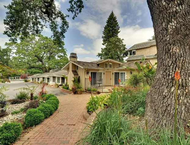 Saratoga Oaks Lodge hotel detail image 2