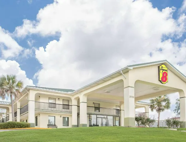 Super 8 by Wyndham Mobile hotel detail image 2