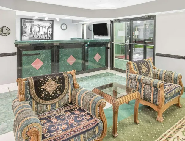 Super 8 by Wyndham Mobile hotel detail image 4