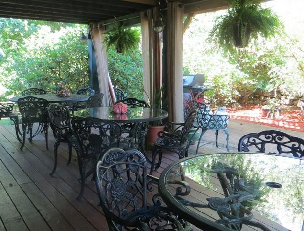 Captain Grant's 1754 hotel detail image 3