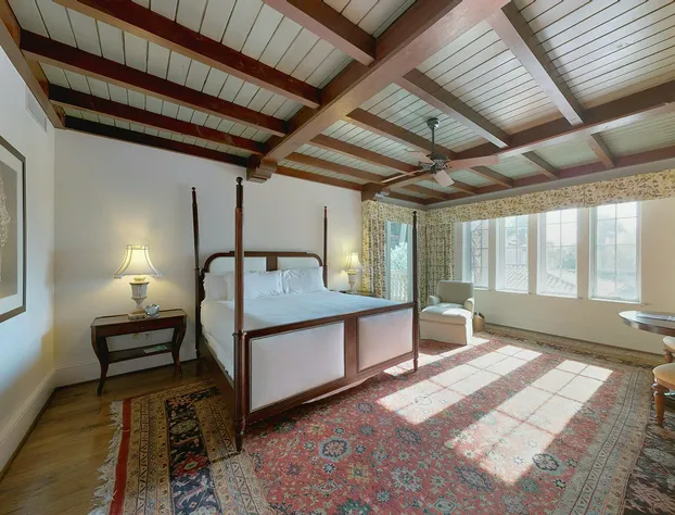 The Cloister hotel detail image 3