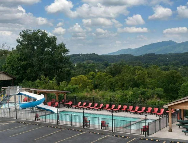 Howard Johnson by Wyndham Pigeon Forge hotel detail image 1